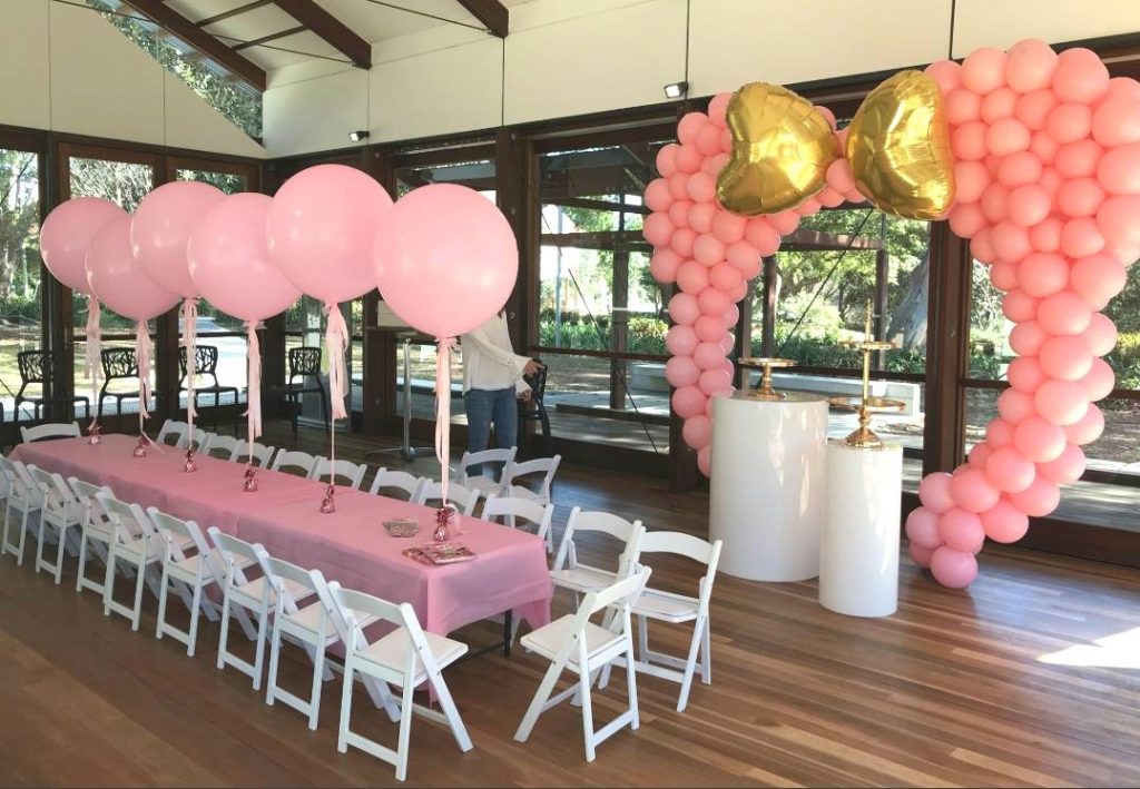 kids party with white folding chairs